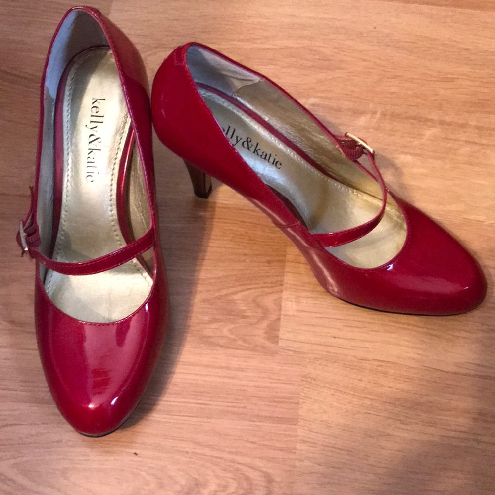 Kelly and Katie red heels size 6